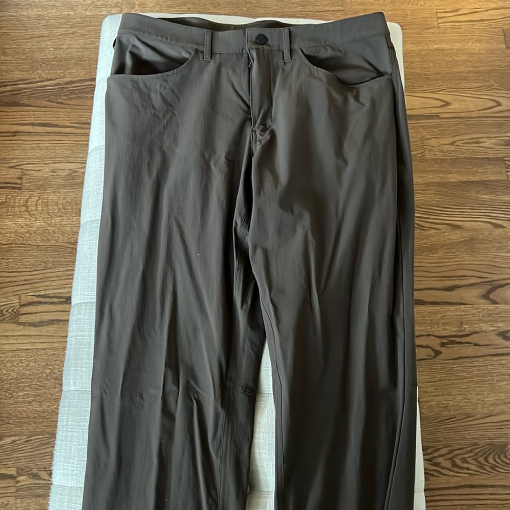 Alo men’s pants, never worn